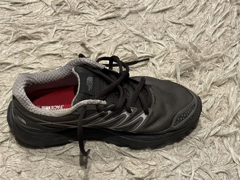Pantofi sport North Face, size 38, NOU