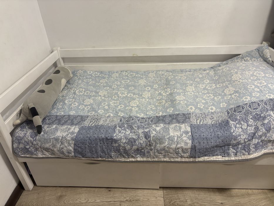 Детская кровать с матрасом