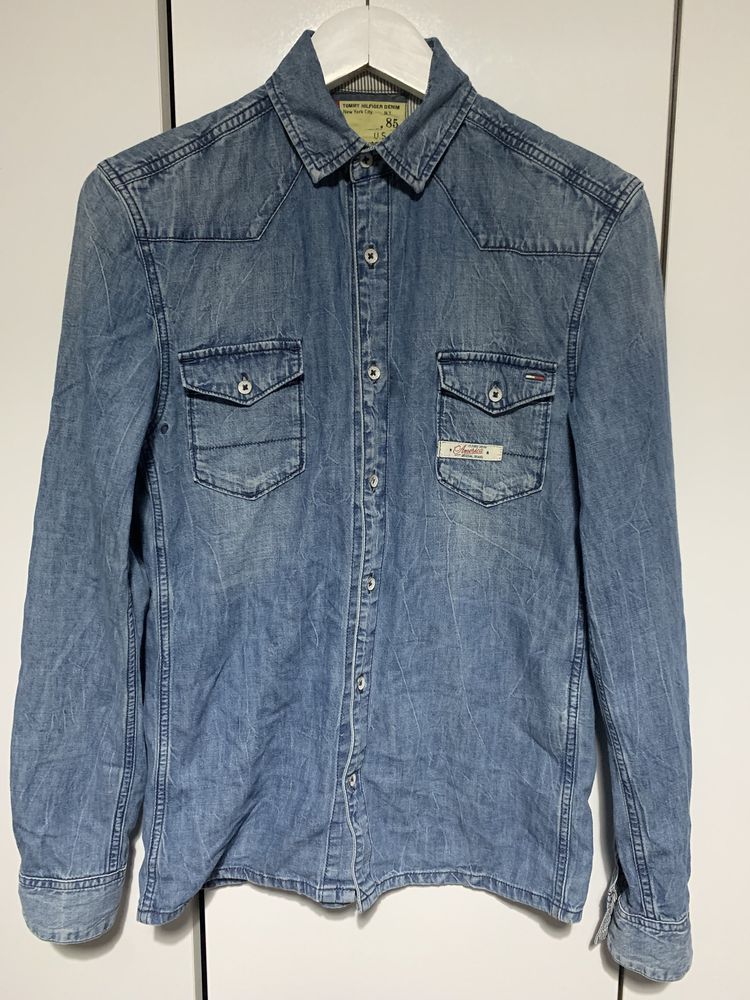 Camasa Tommy Hilfiger Denim USA size XS dar merge si la S barbateasca