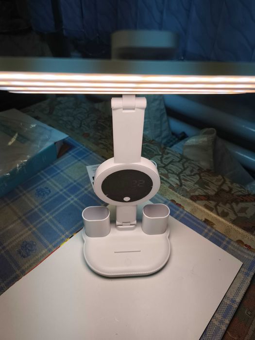Lampa birou cu acumulator si ceas