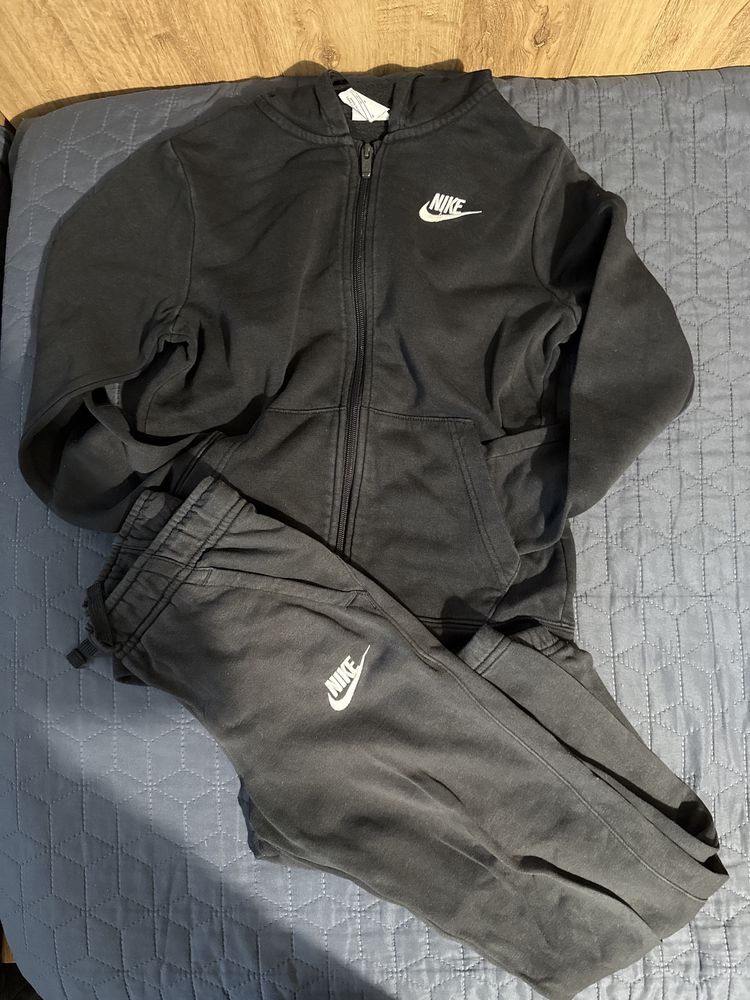 Два екипа на Nike