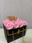 Aranjament Floral 12 trandafiri roz din sapun
