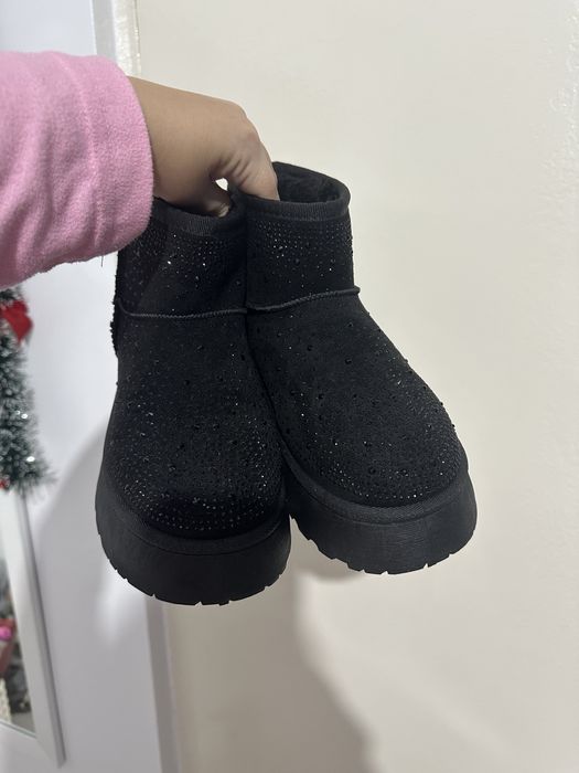 Ugg cu pietre masura 36