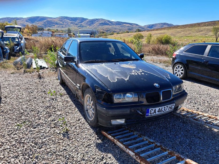 BMW e36 седан 318i автоматик на части, бмв 318i, черно, 1994, София