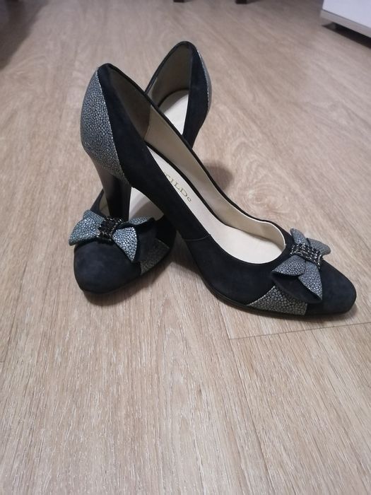 Продам туфли в очень хорошем состоянии.