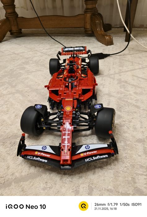 Оригинал  техник лего Феррари болид формулы один сф24 на радиоуправл