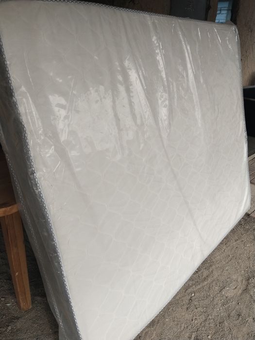 Срочно продам матрас новый