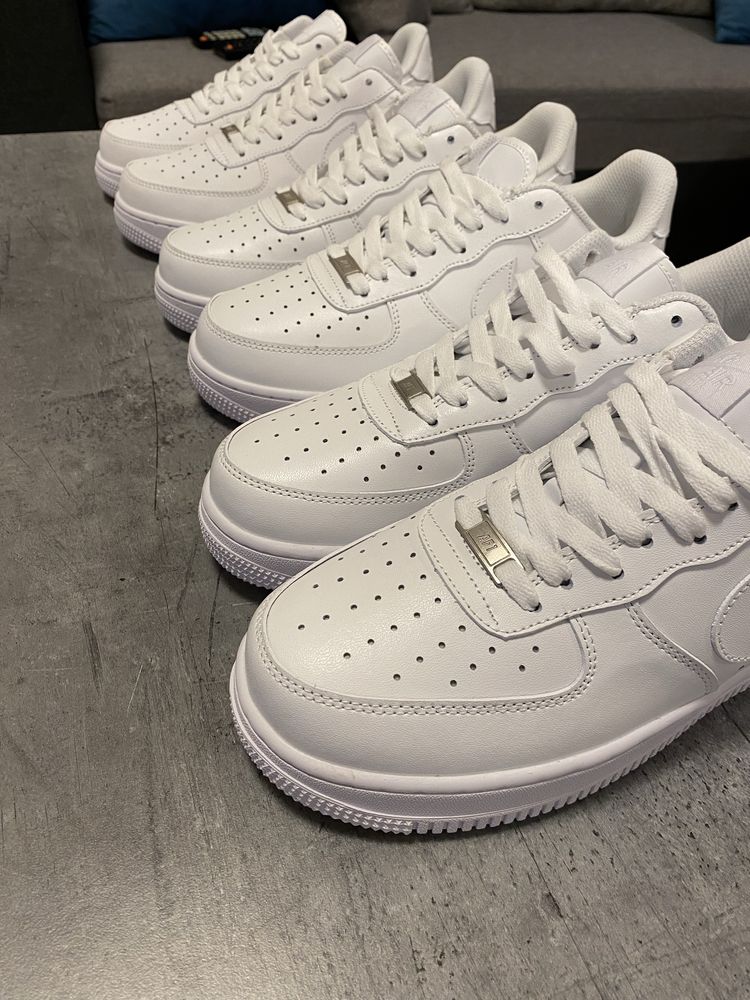 Adidasi Nike Air Force 1 noi nouți