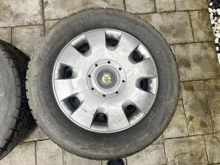 Anvelope de iarna M+S cu janta de tabla si capace skoda