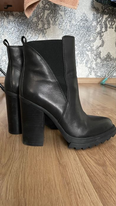 Продам ботильоны демисезонные из натуральной кожи