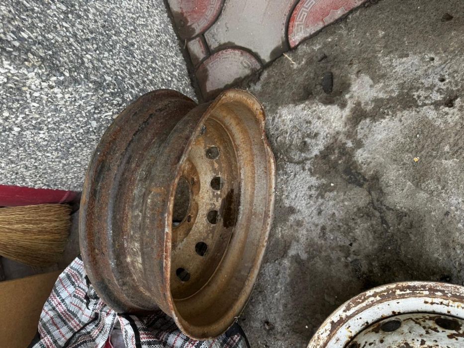 Продам диски от нивы