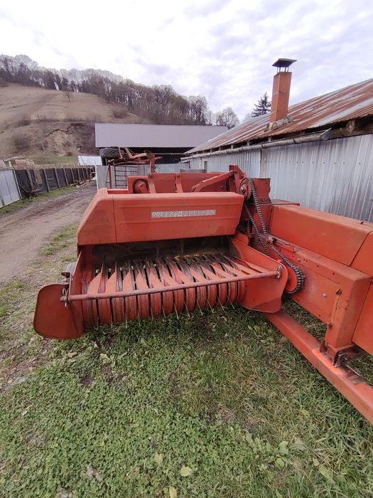 De vânzare presă de balotat Massey Ferguson 20-8