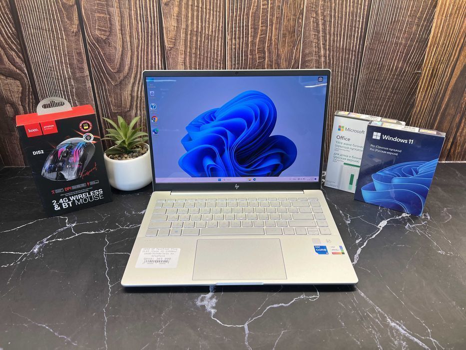 HP Pavilion Plus 14 - OLED / Core i5-13500H / 16GB / 512GB SSD / 2.8K