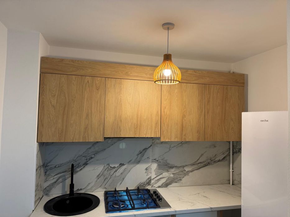 Inchiriez apartament cu 2 camere