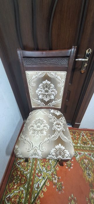 Arzon narxlarda stul sotiladi!