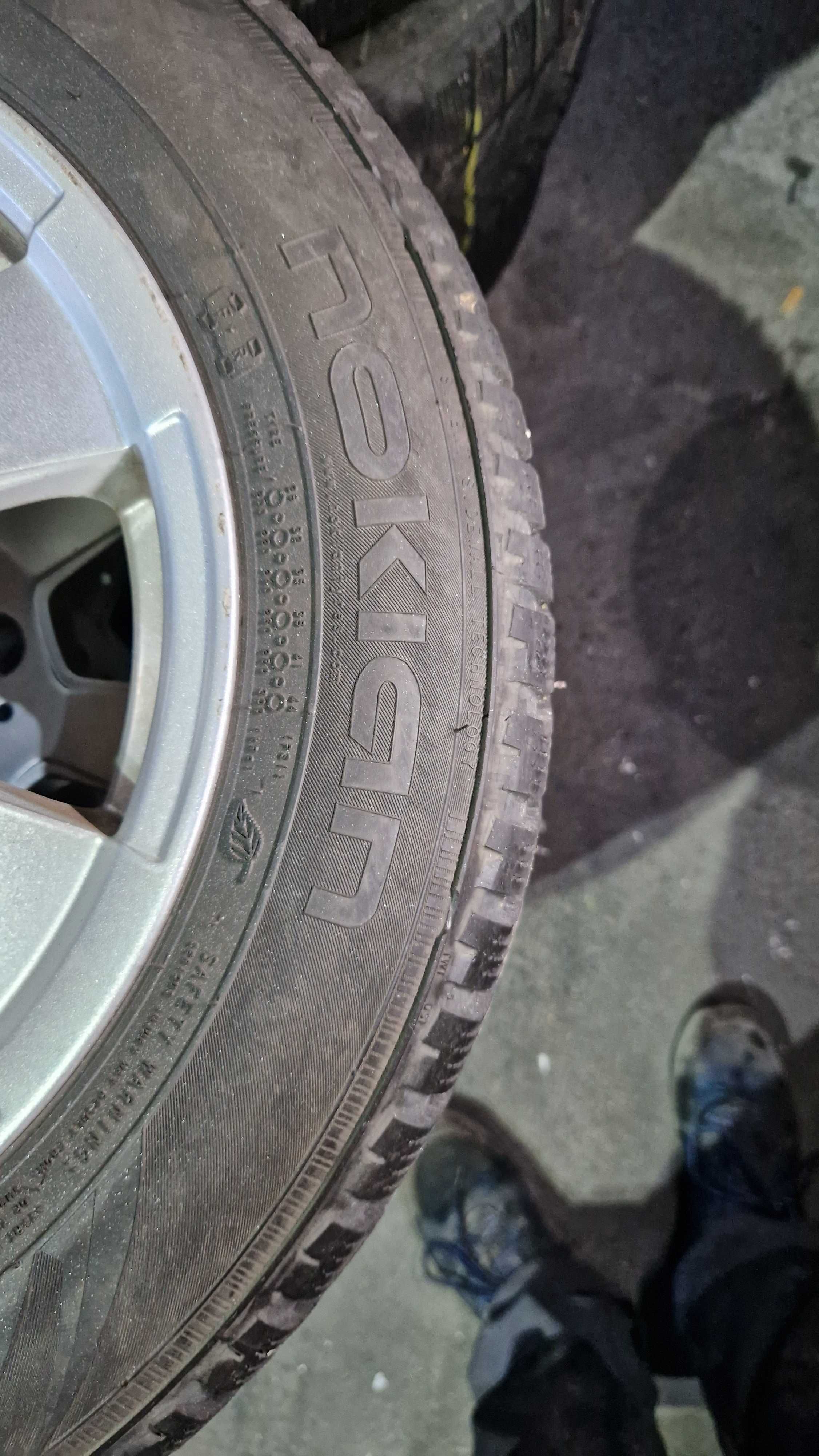 SEAT IBIZA жанти със зимни гуми 185/60/14 6J ET36 5×100 ЦО 56,6