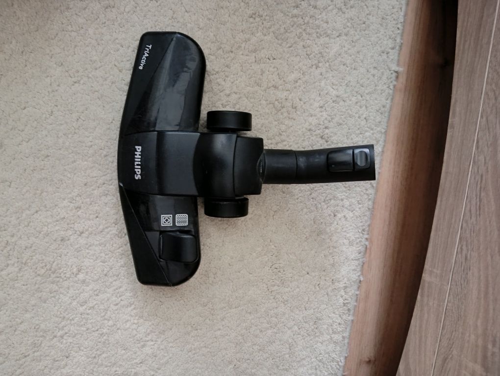 Прахосмукачка Phillips Power Pro