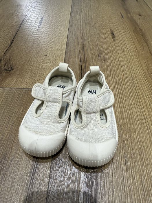 Детски сандали - бежови