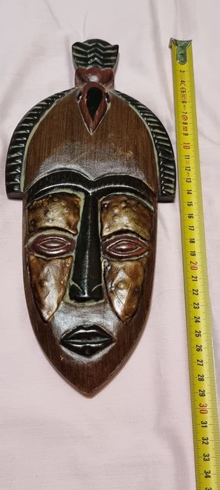 Masca africana din lemn de abanos