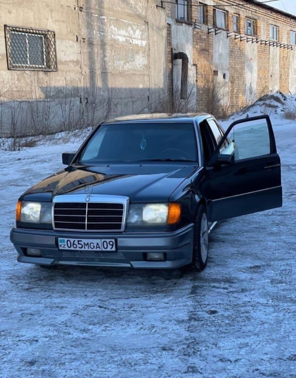 W124 амг обвес спойлер фара поворотник порог бампер