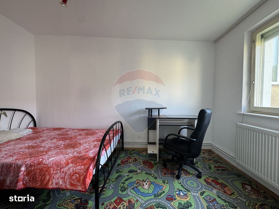 Ap. cu 3 camere, et.4, str. Feleac 1A