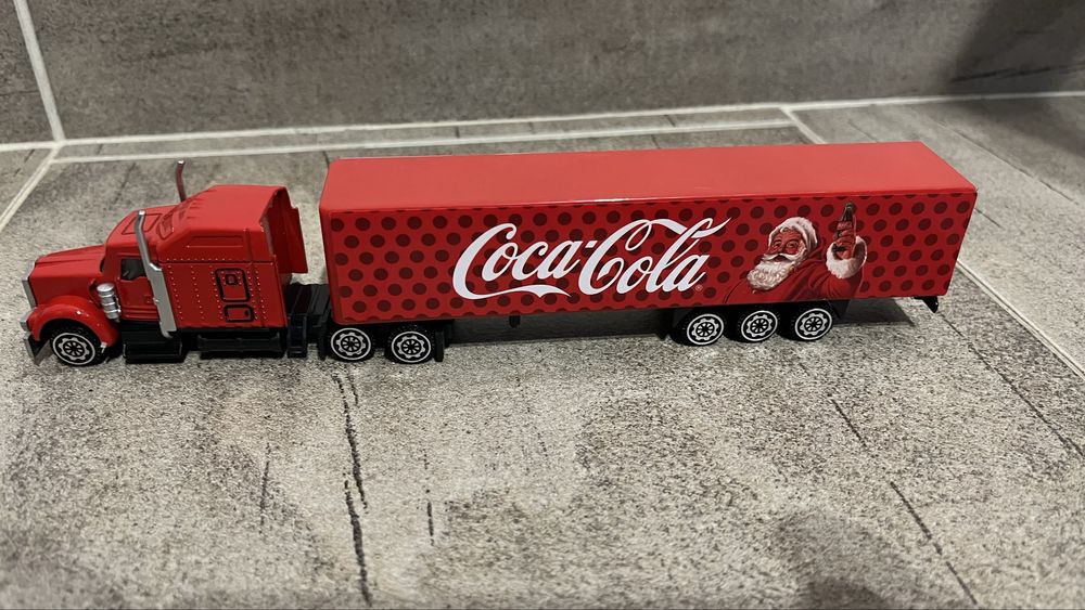 Коледно камионче Coca-Cola