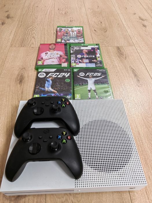 Xbox one s + doua controlere