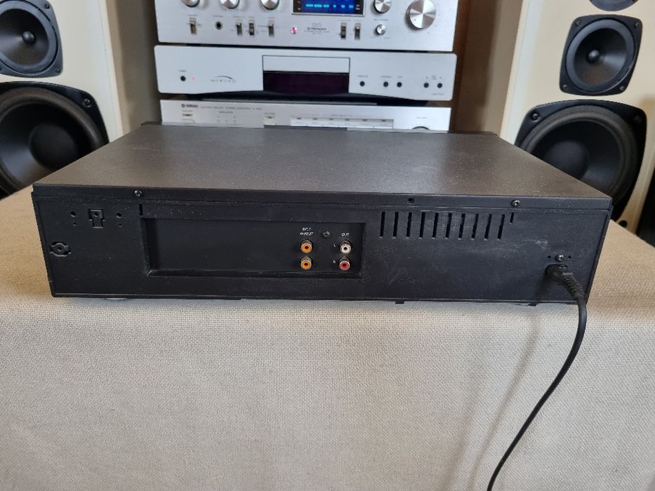 Philips CD-600. 16 Bit, CDM 4/19. Perfect functional. Impecabil.