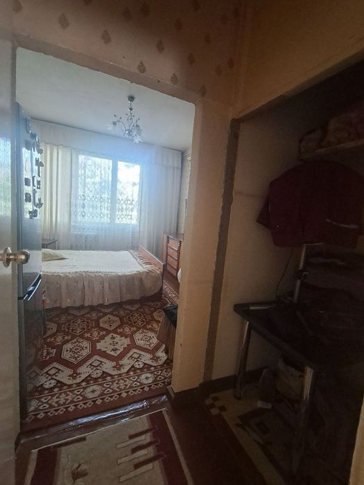 Чиланзар -3 квартал. 2-х комнатная квартира. Ор-р Торговый Центр.