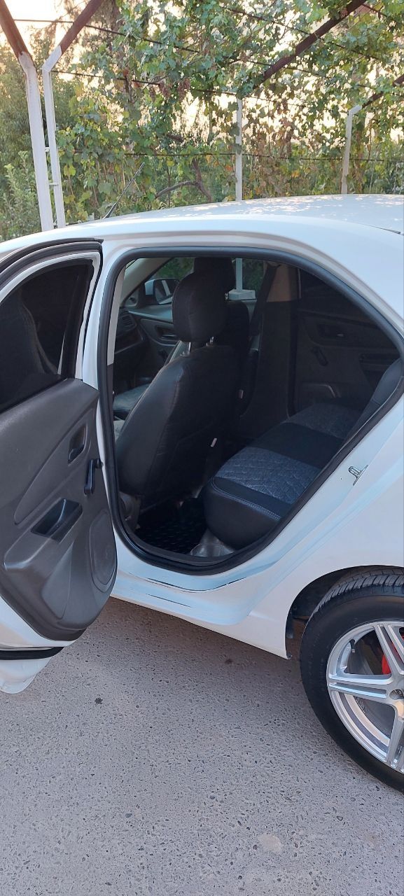 Kobilt sotiladi yili 2014 1-pazitsa rangi oq 7100$