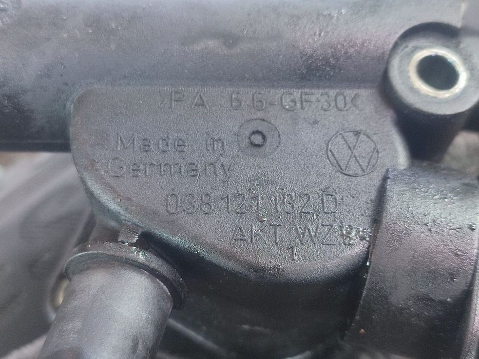 Carcasa termostat 1.9 tdi AXR ATD BEW BKC BXE 038121132d Skoda Superb