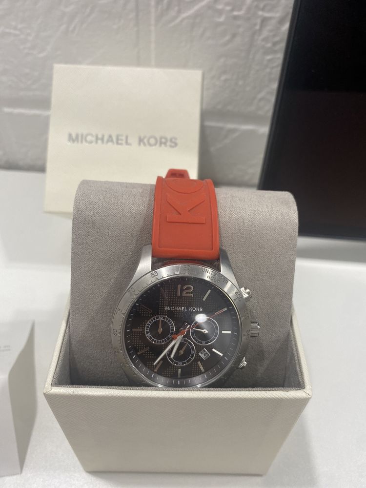 Часы от Michael Kors