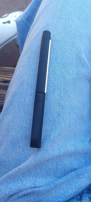 Pix cu foaie ascunsa retractabila, memo