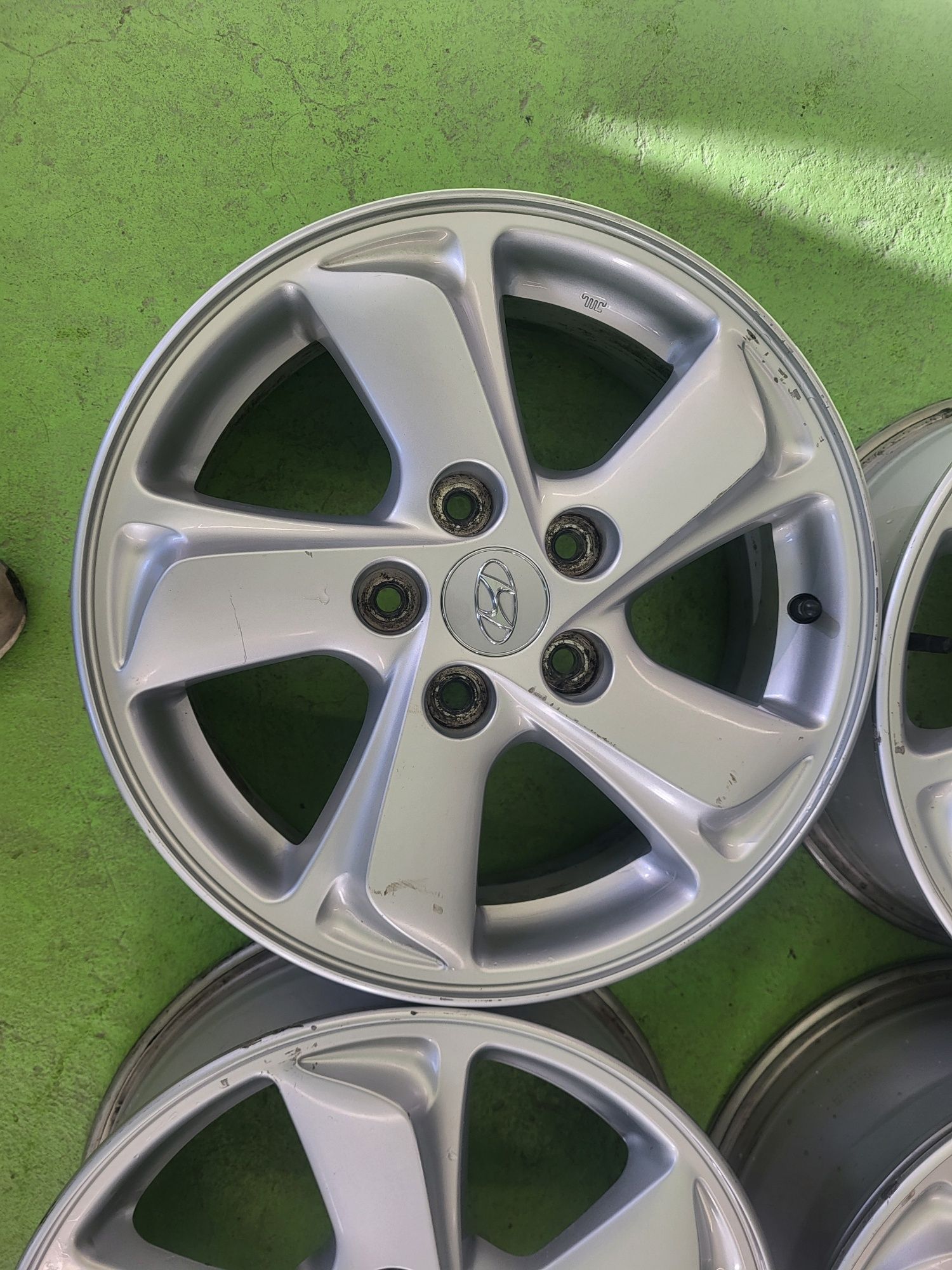 16 5x114.3 Hyundai Kia лети джанти 5х114.3