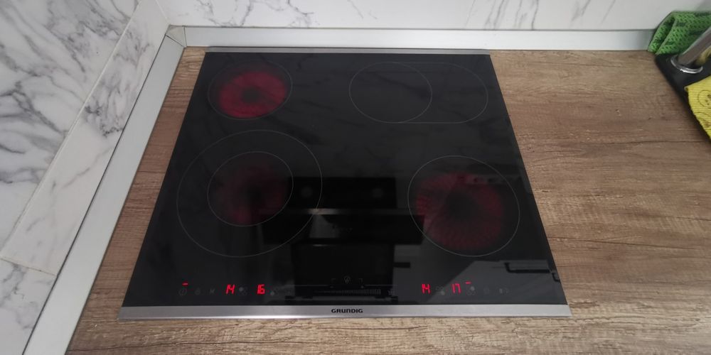 Plita incorporabila vitroveramica Grundig