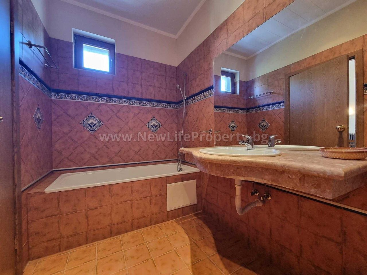 Продава се Двустаен апартамент в к.к. Елените - 56 кв.м за 1411 €/кв.м - Снимка #14