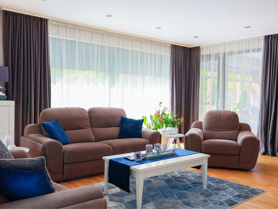 Vila deosebita, cu piscina, in zona dealuri / Gheorghe Doja