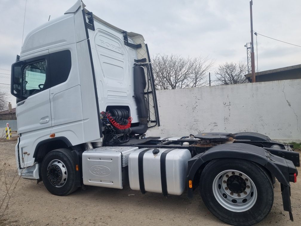 Ford f-max cap tractor