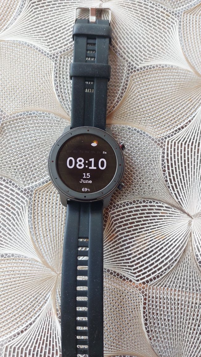 Продавам смарт часовник Amazfit GTR Lite 47mm