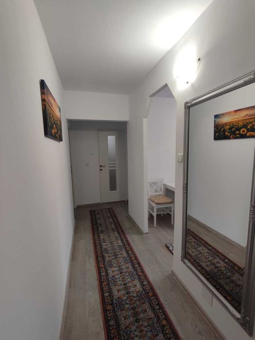 Închiriez apartament!