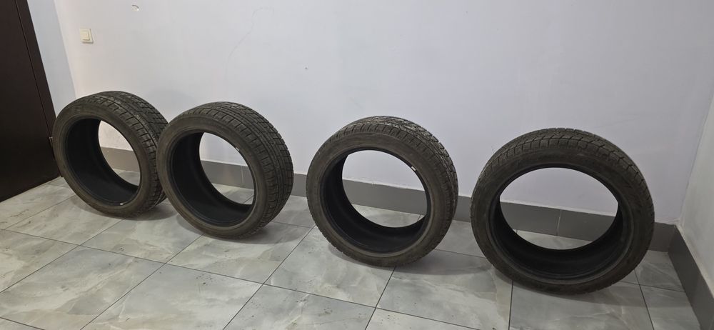 235/45/18 Yokohama Ice Guard 60