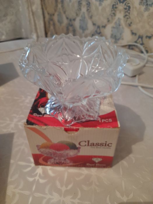 Конфетницы 2 штуки новые в коробке цена каждая 2500