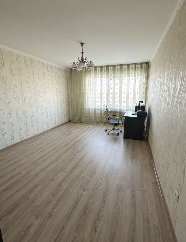 Продам 4 комнатную квартиру