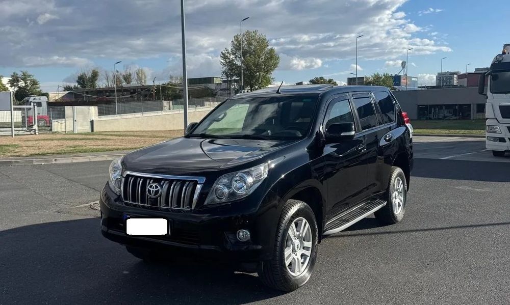 Toyota Land Cruiser camere in oglinzi trapa camere fata spate avs mare luxury