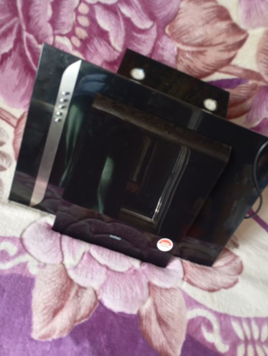 Vând hotă akpo în stare foarte buna!