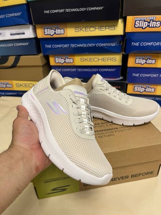 Оригинальные женские кроссовки от Skechers