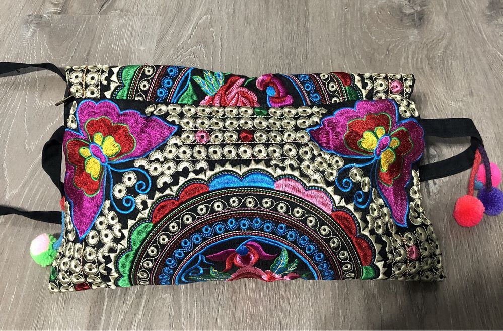 Geanta colorata geanta cu ciucuri geanta traditionala traista ciucurei