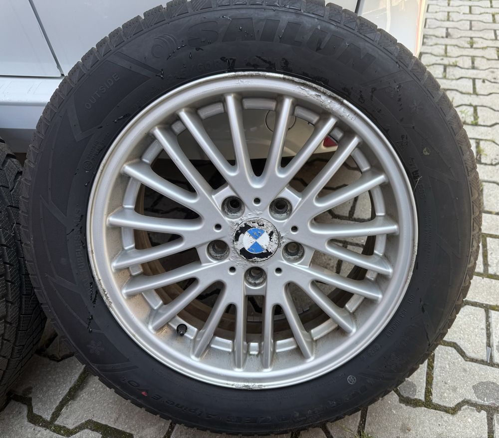 Комплект оригинални джанти 17 цола за BMW с нови зимни гуми!