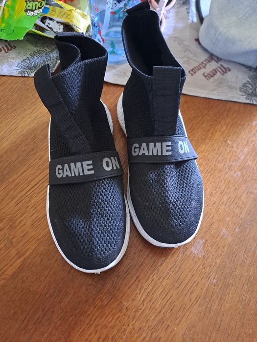 Teniși nr 31 purtați o singura data