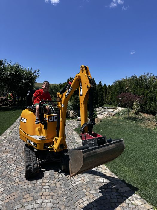 Inchiriem Miniexcavator, Microexcavato, Incarcator, Cilindru Compactor